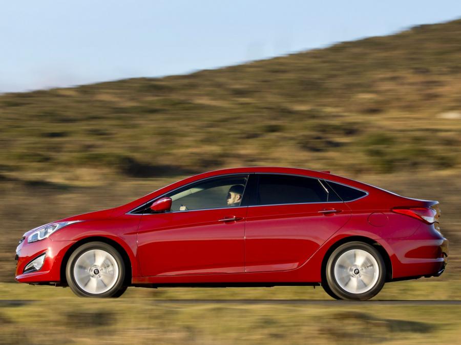  Hyundai i40 Sedan 2012 года  (UK) (фото 8 из 21)